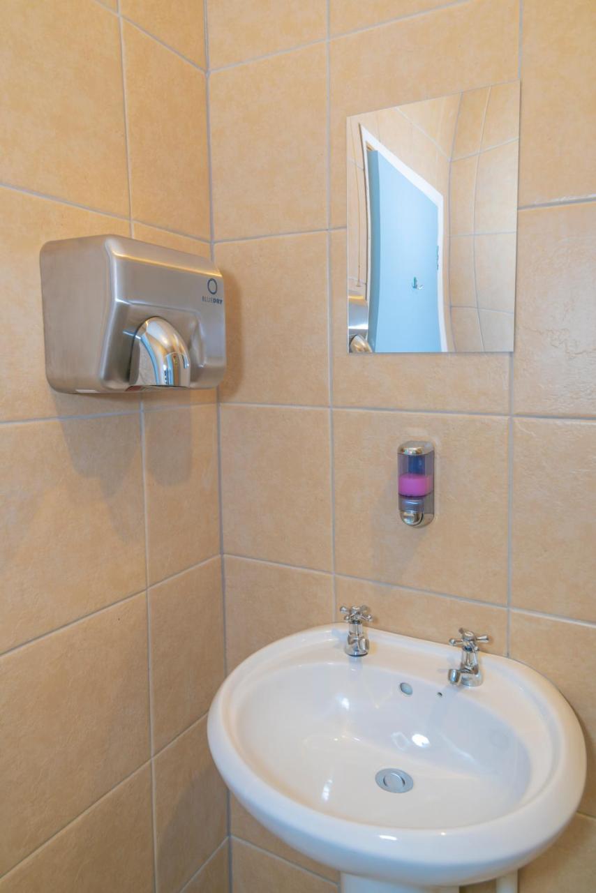 Auberge de jeunesse Nomad Backpacker à Cardiff Extérieur photo